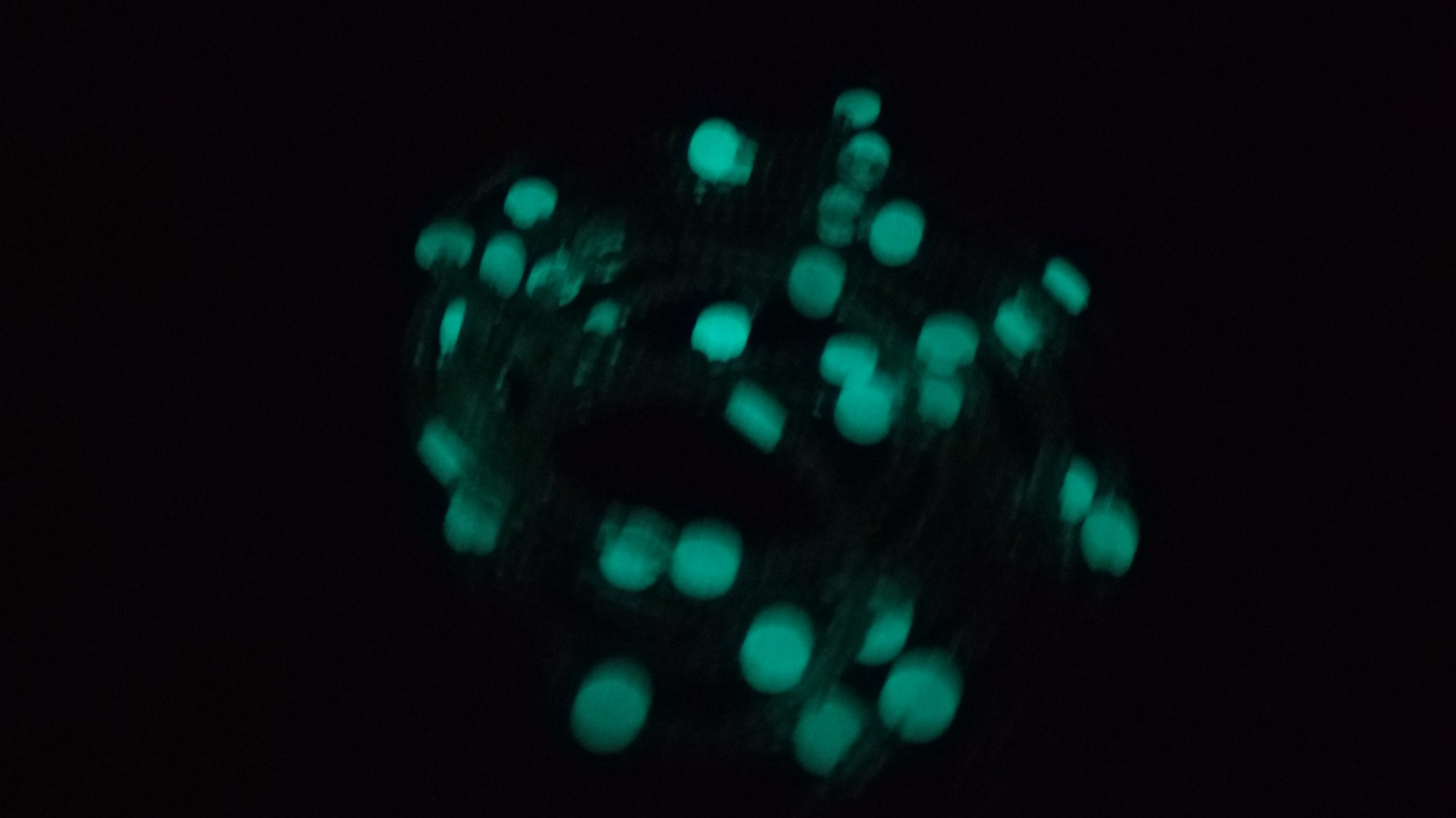 ADMIRABLE GLOW (GLOW IN THE DARK)
