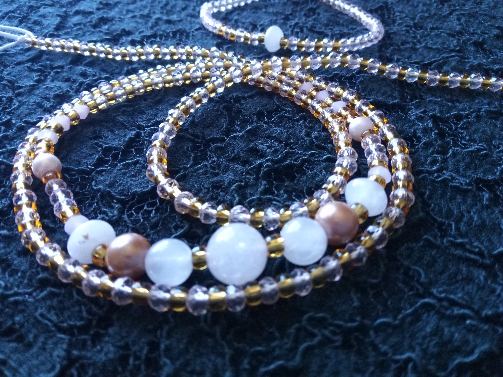 LOVE BLOSSOMS ( ROSE QUARTZ TIE SET )