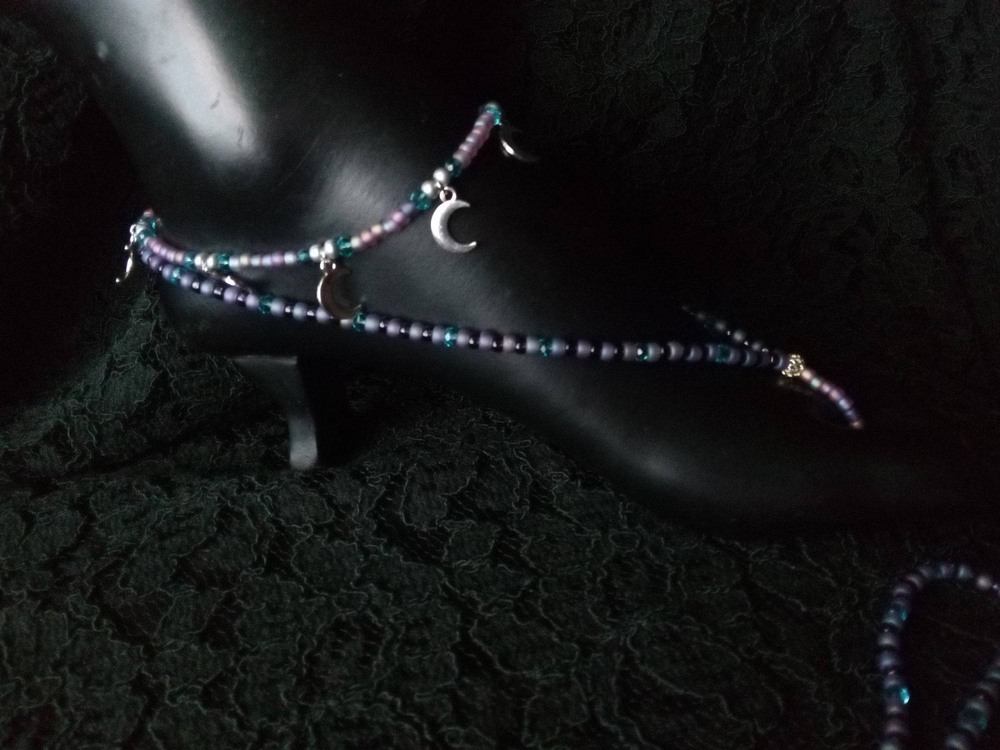 SHE WALKS ON THE MOON ( STRETCH FOOT JEWELRY)