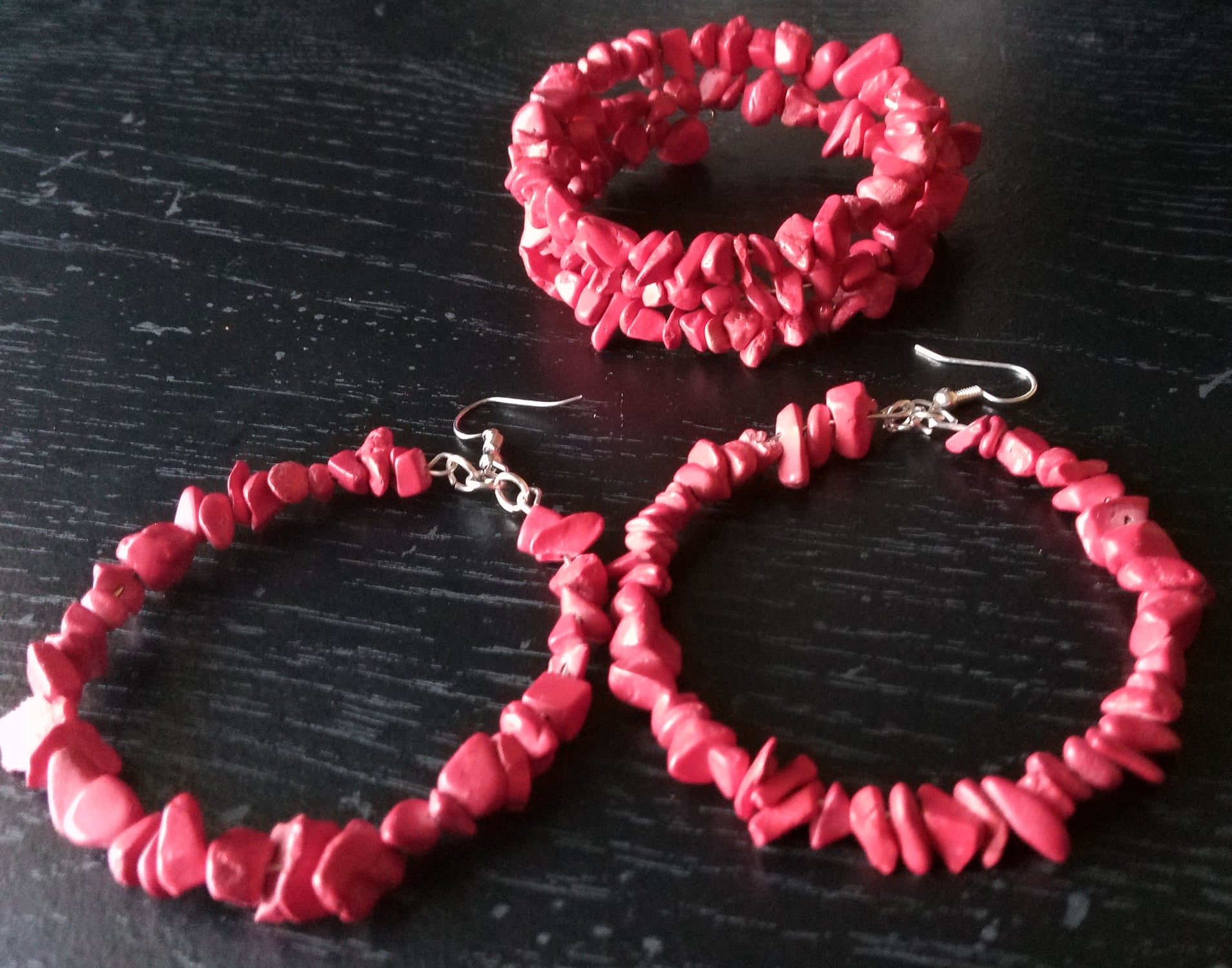 RED HOWLITE BRACELET SET