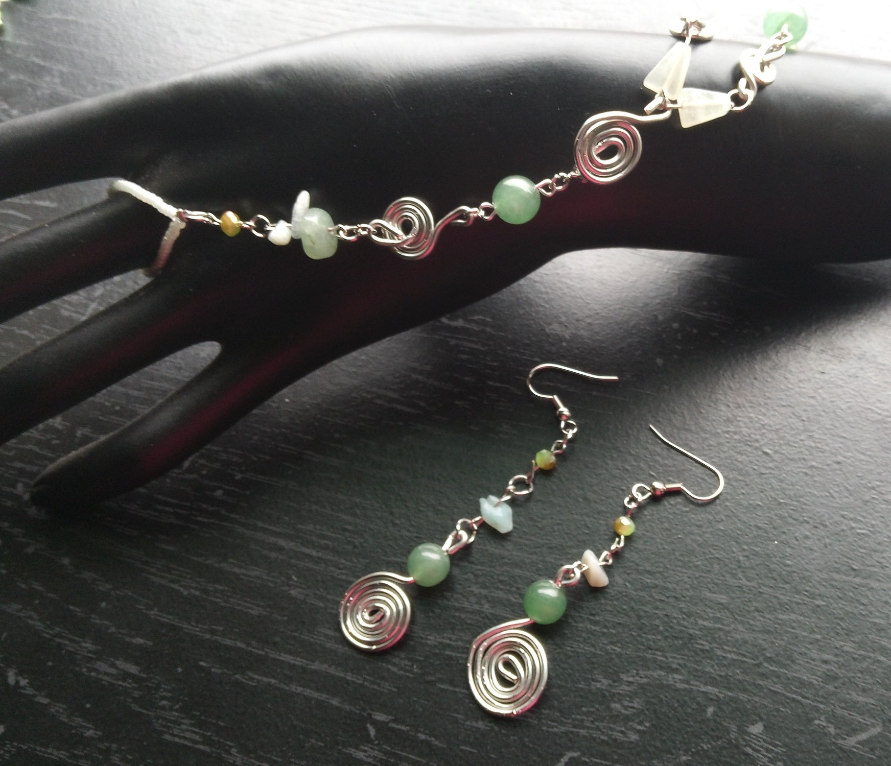 AQUAMARINE &GREEN AVENTURINE    wire hand bracelet with wire earrings
