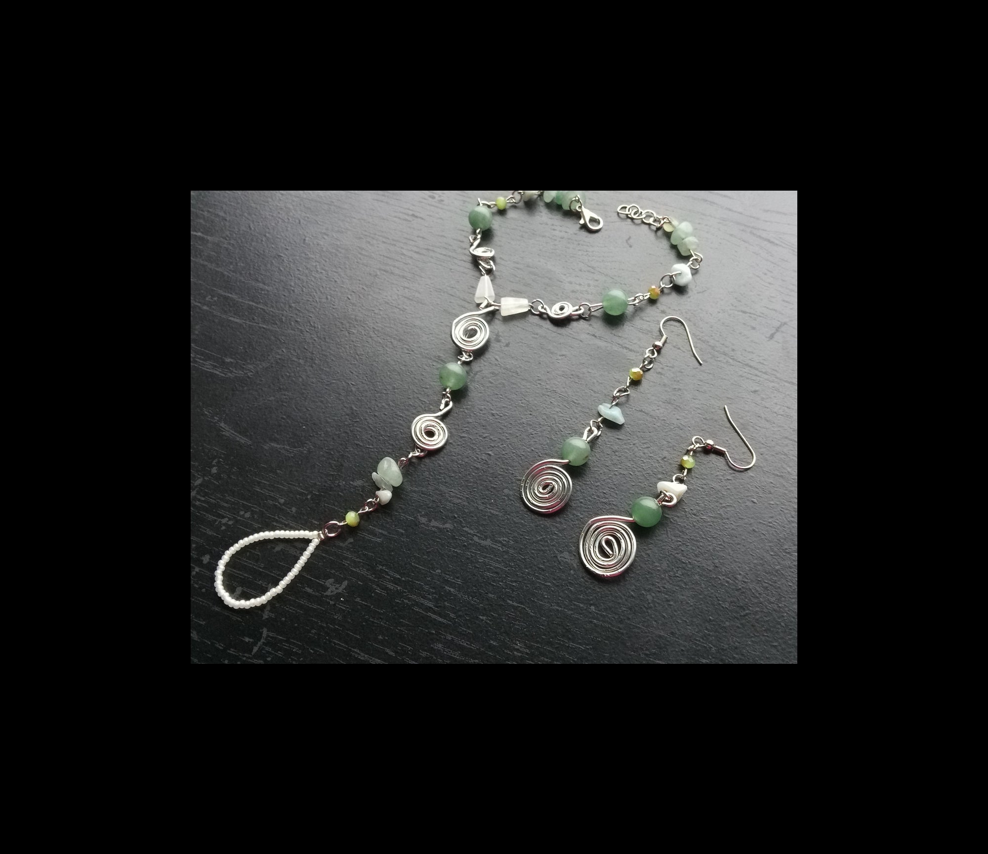AQUAMARINE &GREEN AVENTURINE    wire hand bracelet with wire earrings