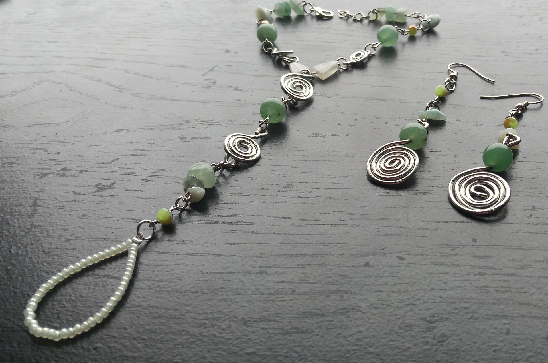 AQUAMARINE &GREEN AVENTURINE    wire hand bracelet with wire earrings