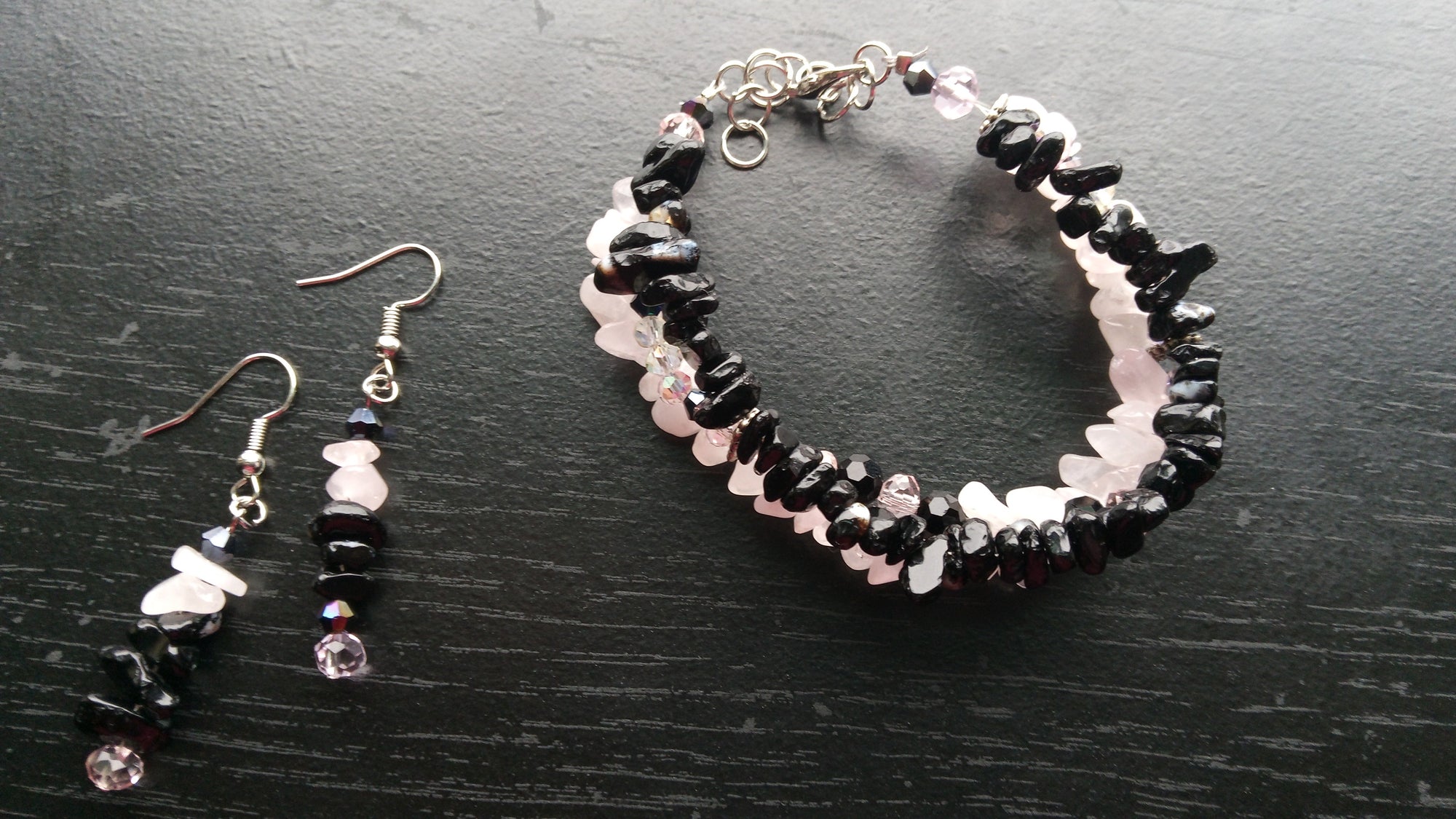 ROSE QUARTZ & ONXY cuff bracelet