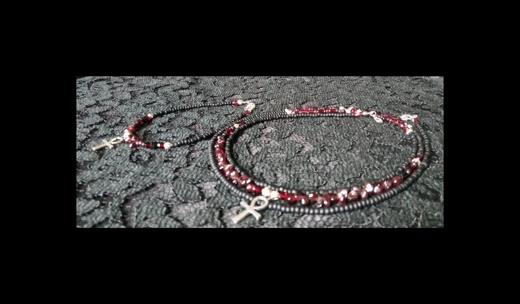 GARNET WITH ANKH