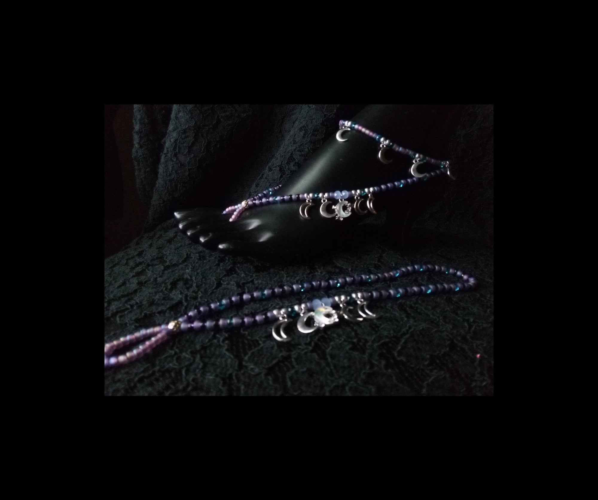SHE WALKS ON THE MOON ( STRETCH FOOT JEWELRY)