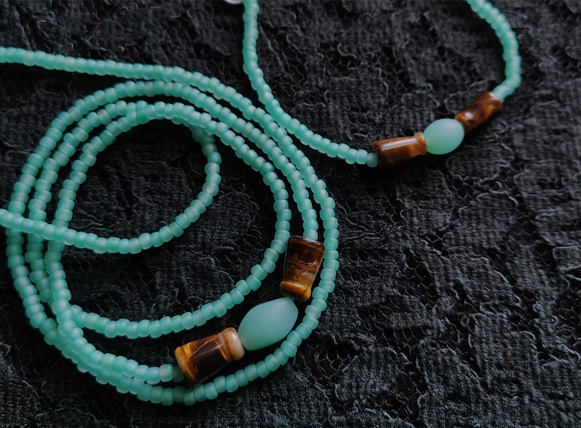 SERENE VISTA ( TIGER EYE TIE )